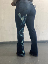 Load image into Gallery viewer, Custom &quot;Eve&quot; Jeans